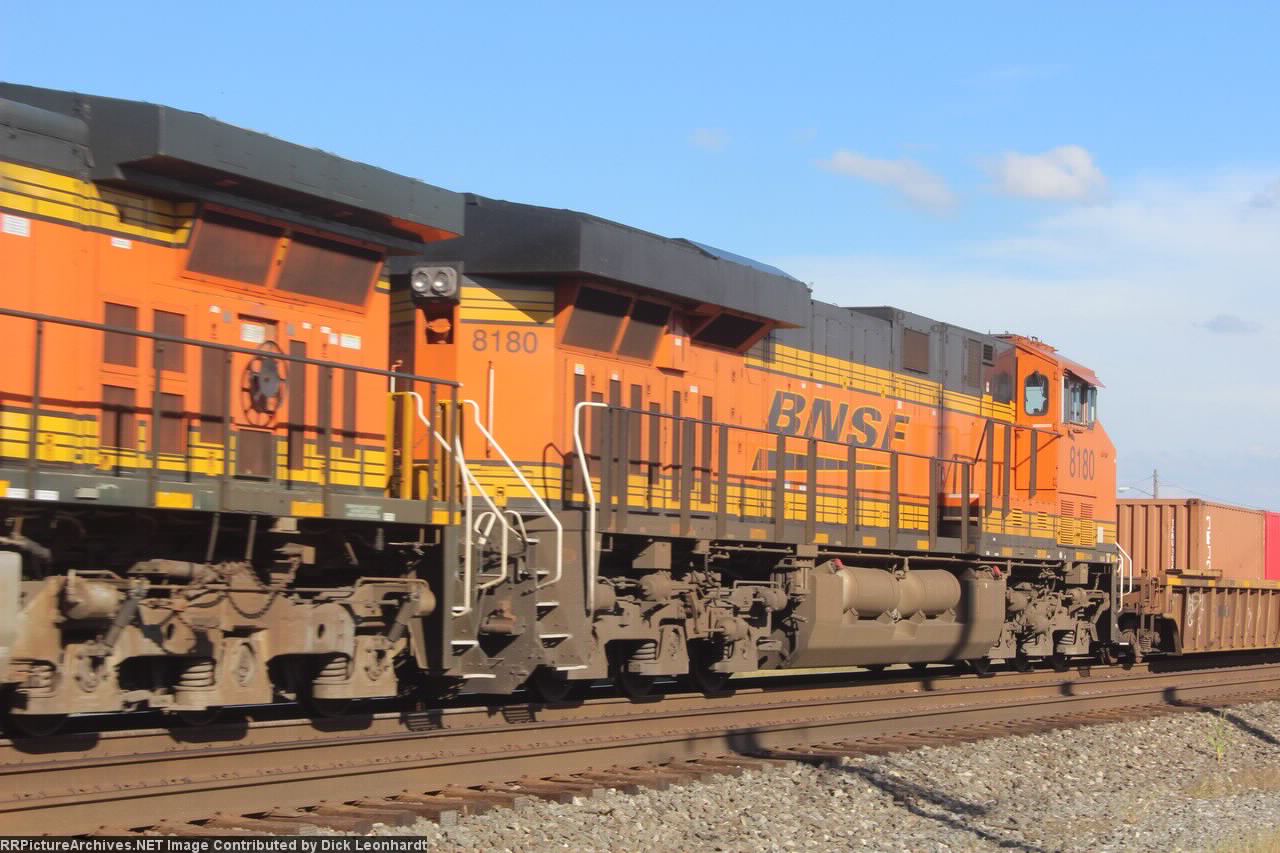 BNSF 8180